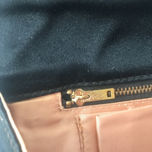 Vintage 1960's Gucci satin & velvet clutch - Picture 6 of 8